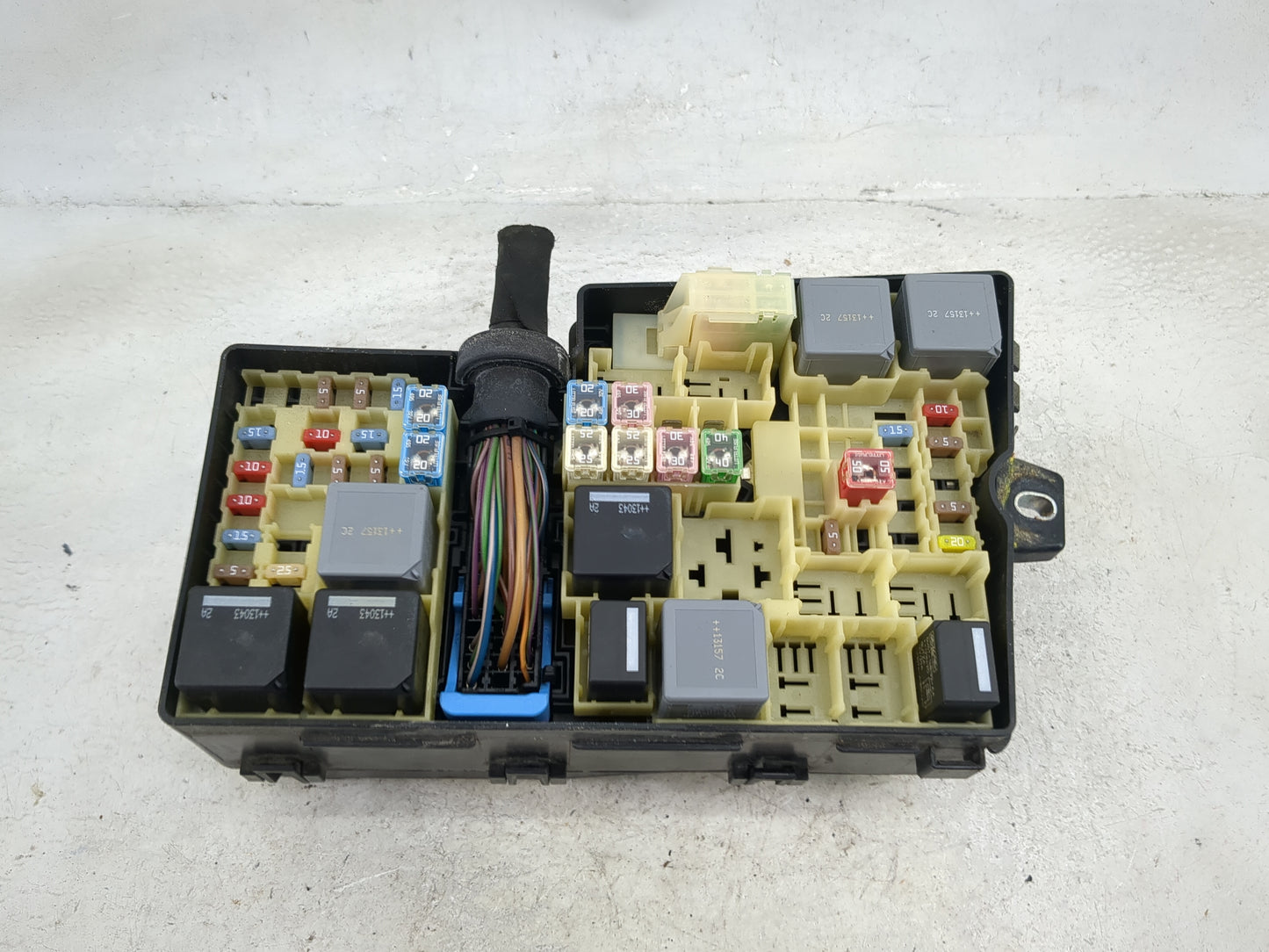 2013-2016 Ford Escape Fusebox Fuse Box Panel Relay Module P/N:AV6T-14A067-AC Fits Fits 2013 2014 2015 2016 OEM Used Auto Par