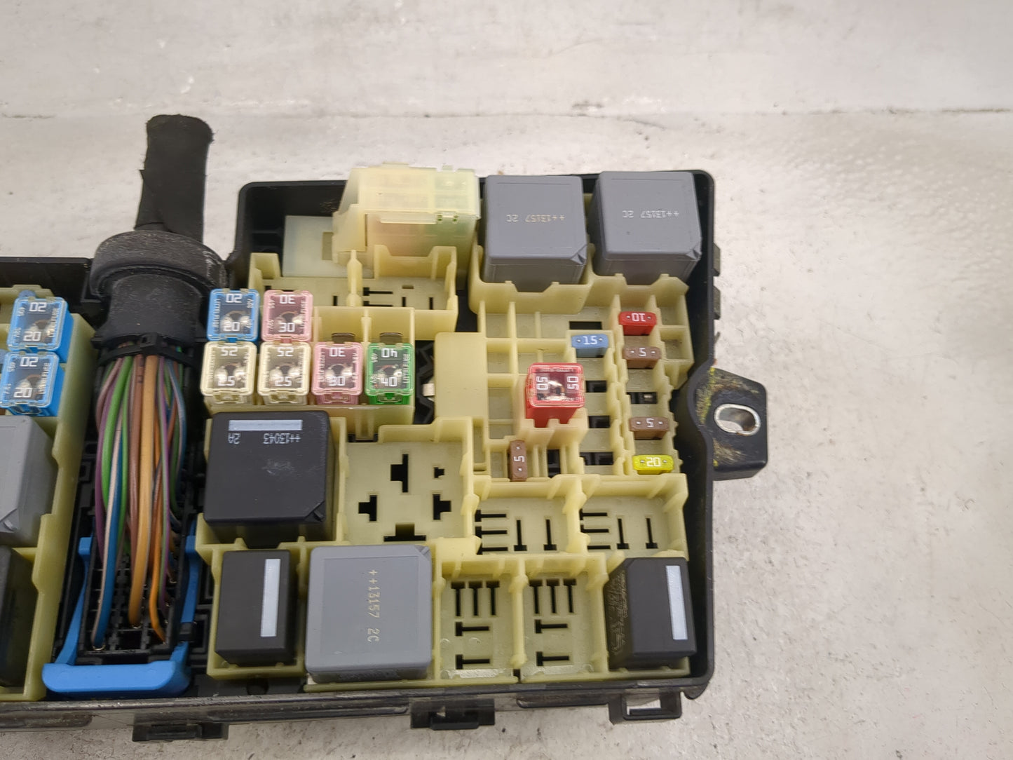 2013-2016 Ford Escape Fusebox Fuse Box Panel Relay Module P/N:AV6T-14A067-AC Fits Fits 2013 2014 2015 2016 OEM Used Auto Par