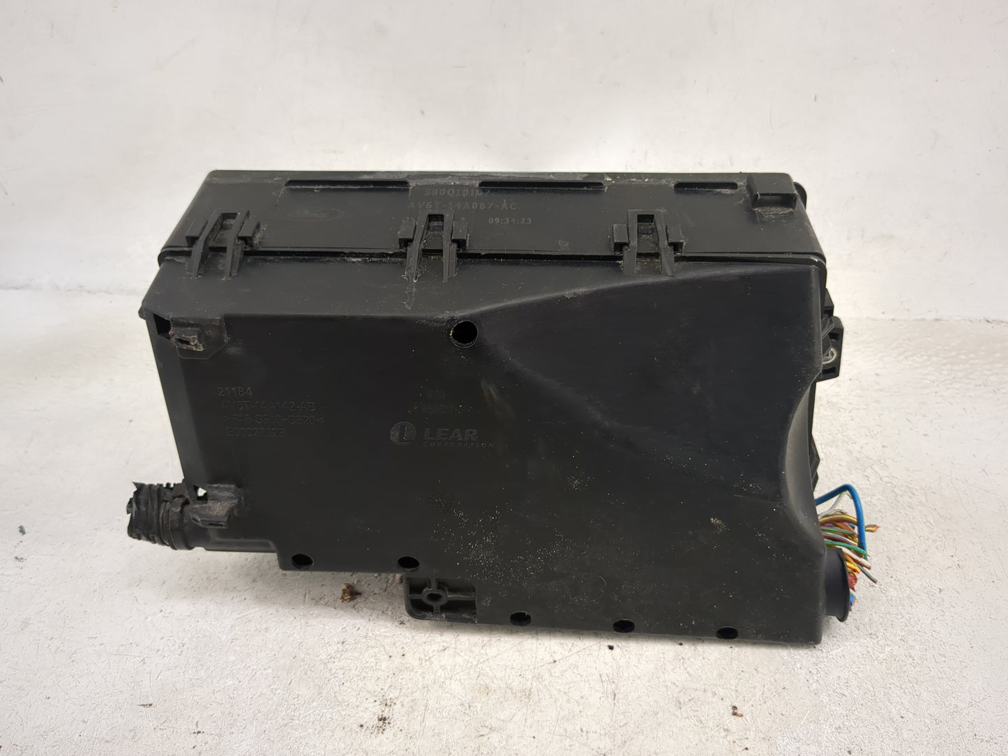 2013-2016 Ford Escape Fusebox Fuse Box Panel Relay Module P/N:AV6T-14A067-AC Fits Fits 2013 2014 2015 2016 OEM Used Auto Par
