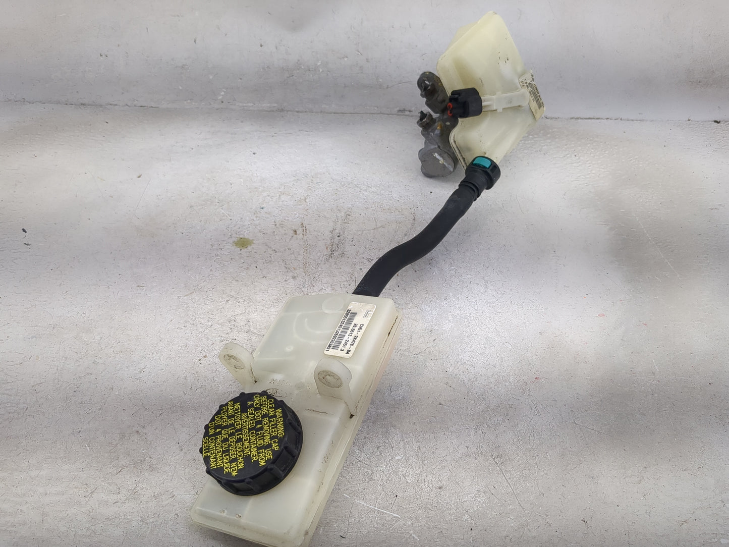 2013-2019 Ford Escape Brake Master Cylinder 1492460 - Oemusedautoparts1.com