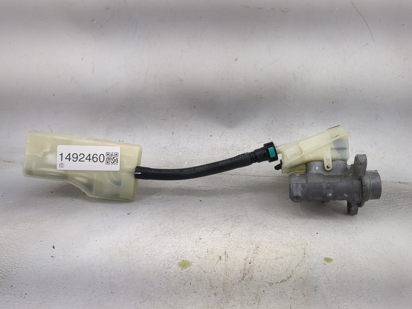 2013-2019 Ford Escape Brake Master Cylinder 1492460 - Oemusedautoparts1.com