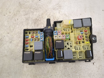 2013-2016 Ford Escape Fusebox Fuse Box Panel Relay Module P/N:AV6T-14A067-AC 5B0Q10107 Fits Fits 2013 2014 2015 2016 OEM Used Auto Parts
