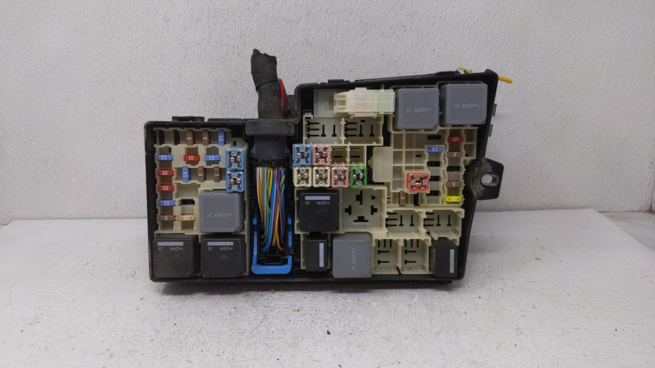 2013-2016 Ford Escape Fusebox Fuse Box Panel Relay Module P/N:AV6T-14A142-AB AV6T-14A067-AD Fits Fits 2013 2014 2015 2016 OE