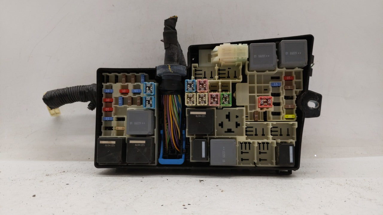 2013-2016 Ford Escape Fusebox Fuse Box Panel Relay Module P/N:AV6T-14A142-AB AV6T-14A067-AD Fits Fits 2013 2014 2015 2016 OE
