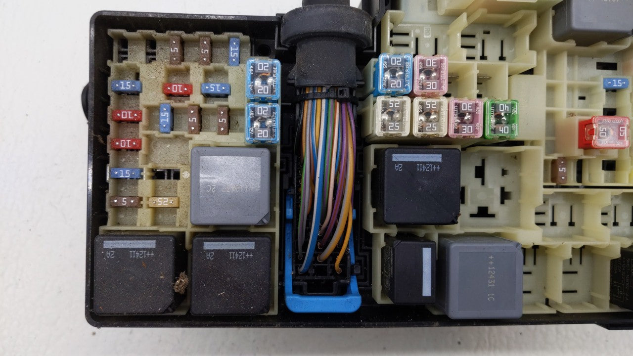 2013-2016 Ford Escape Fusebox Fuse Box Panel Relay Module P/N:AV6T-14A142-AB AV6T-14A067-AD Fits Fits 2013 2014 2015 2016 OE