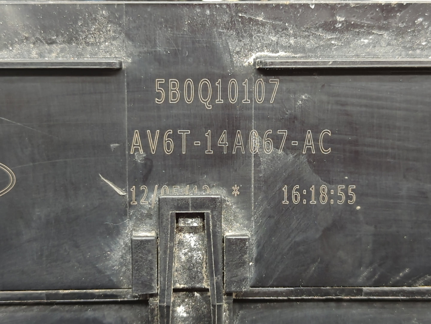 2013-2016 Ford Escape Fusebox Fuse Box Panel Relay Module P/N:AV6T-14A142-AB AV6T-14A067-AD Fits Fits 2013 2014 2015 2016 OE