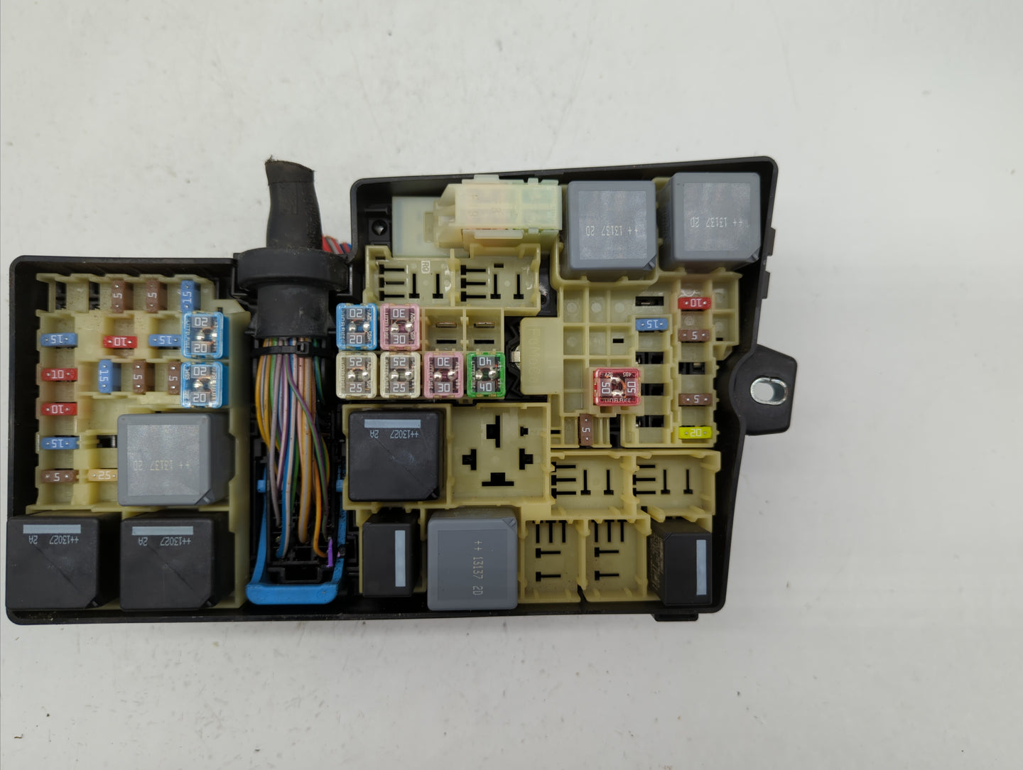 2013-2016 Ford Escape Fusebox Fuse Box Panel Relay Module P/N:AV6T-14A142-AB AV6T-14A067-AD Fits Fits 2013 2014 2015 2016 OE