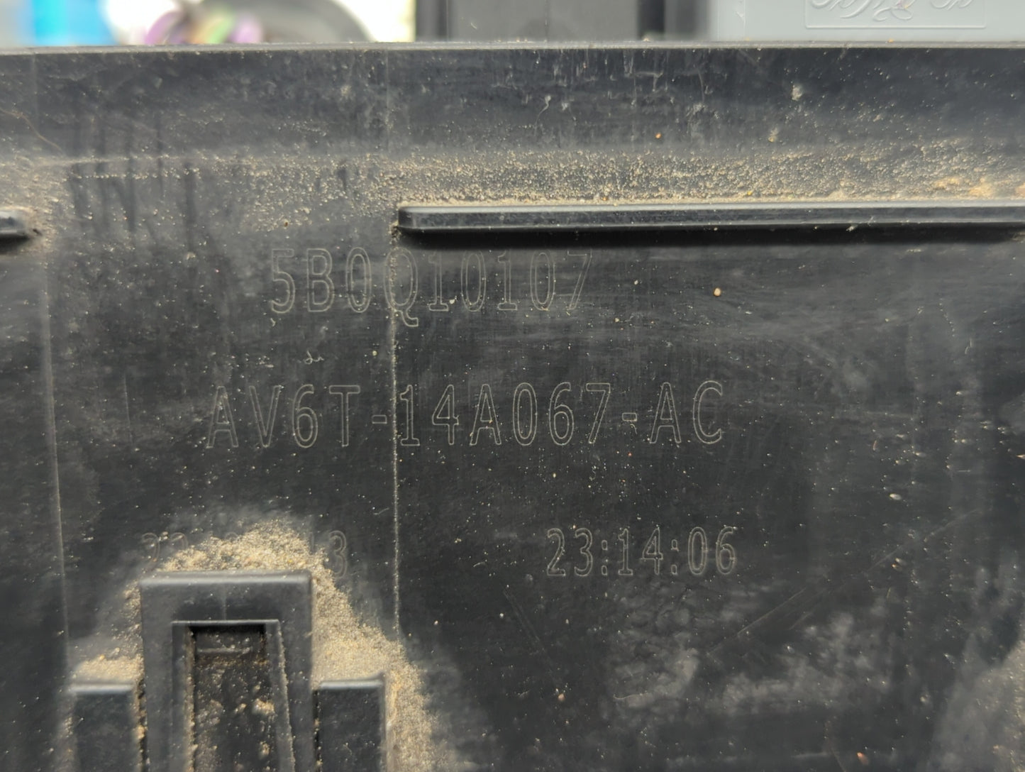 2013-2016 Ford Escape Fusebox Fuse Box Panel Relay Module P/N:AV6T-14A142-AB AV6T-14A067-AD Fits Fits 2013 2014 2015 2016 OE