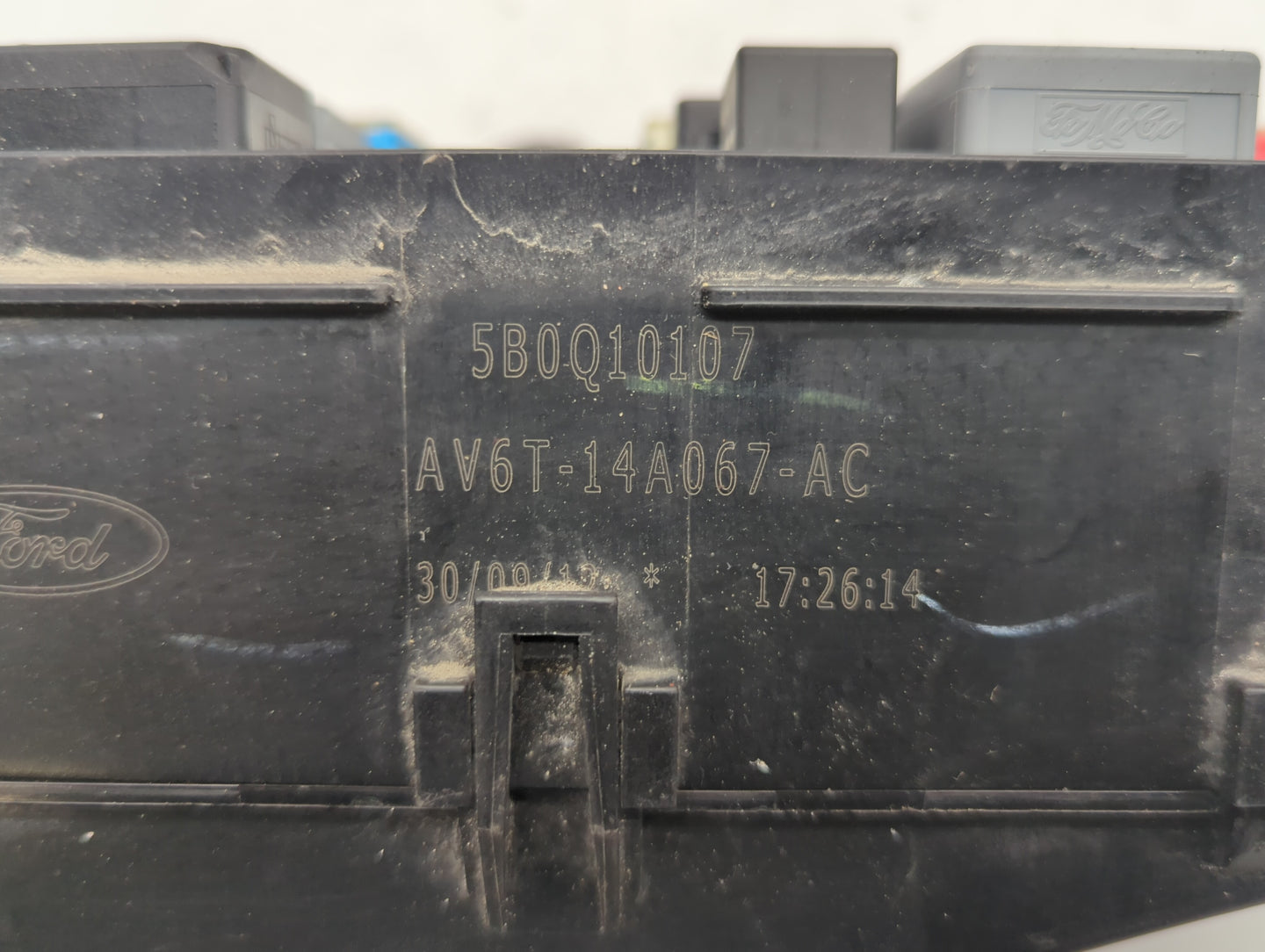 2013-2016 Ford Escape Fusebox Fuse Box Panel Relay Module P/N:AV6T-14A142-AB AV6T-14A067-AD Fits Fits 2013 2014 2015 2016 OE