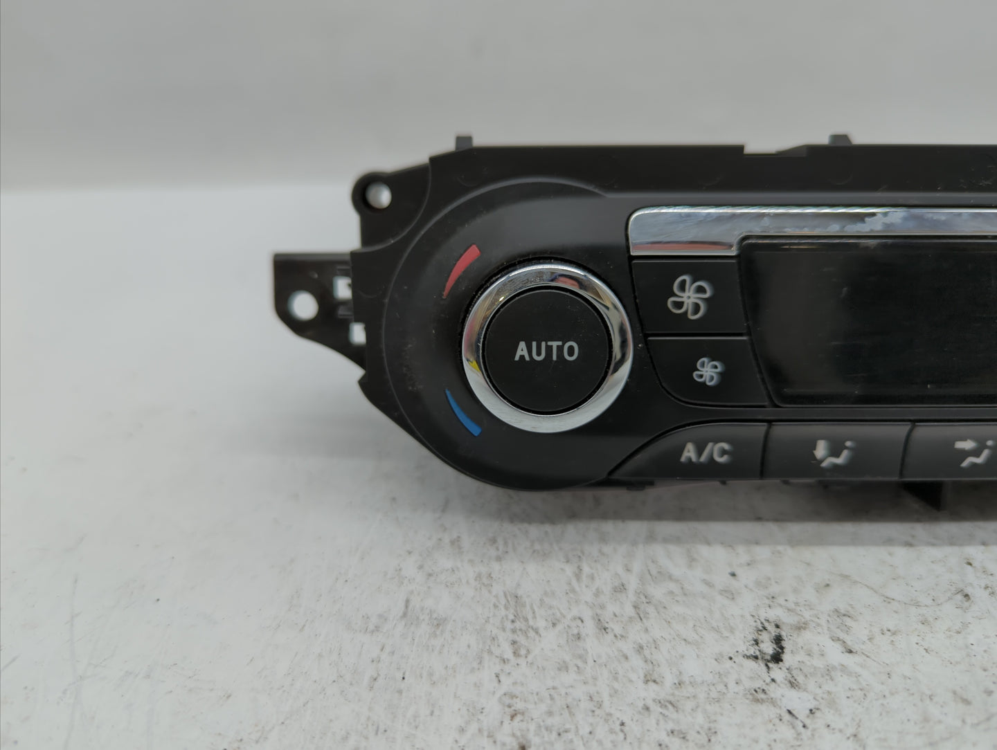 2013 Ford Escape Climate Control Module Temperature AC/Heater Replacement P/N:CJ5T-18C612-AE Fits OEM Used Auto Parts - Oemu