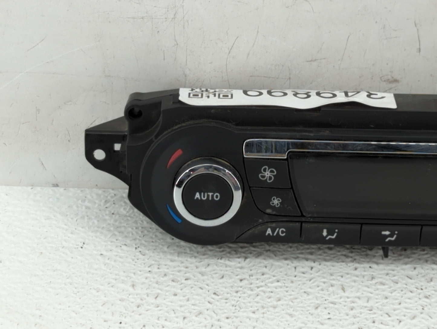 2013 Ford Escape Climate Control Module Temperature AC/Heater Replacement P/N:CJ5T-18C612-AE Fits OEM Used Auto Parts - Oemu