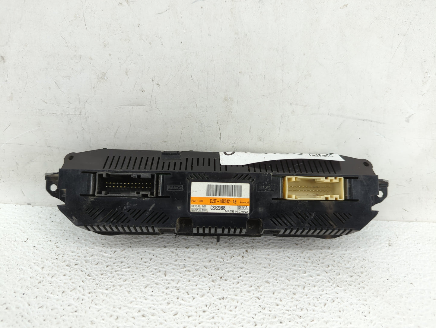 2013 Ford Escape Climate Control Module Temperature AC/Heater Replacement P/N:CJ5T-18C612-AE Fits OEM Used Auto Parts - Oemu
