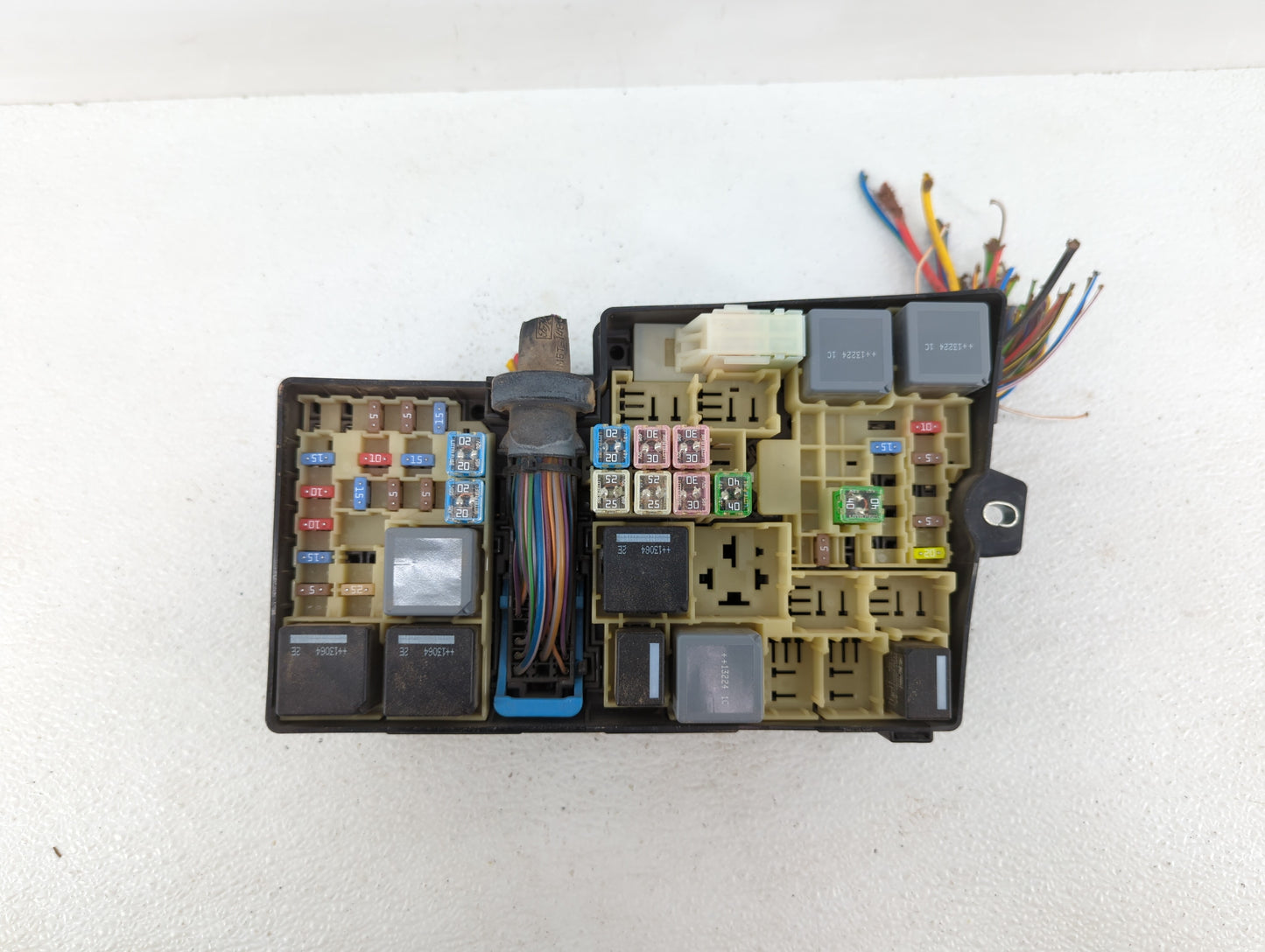 2013 Ford Escape Fusebox Fuse Box Panel Relay Module P/N:AV6T-14A067-AC Fits OEM Used Auto Parts - Oemusedautoparts1.com