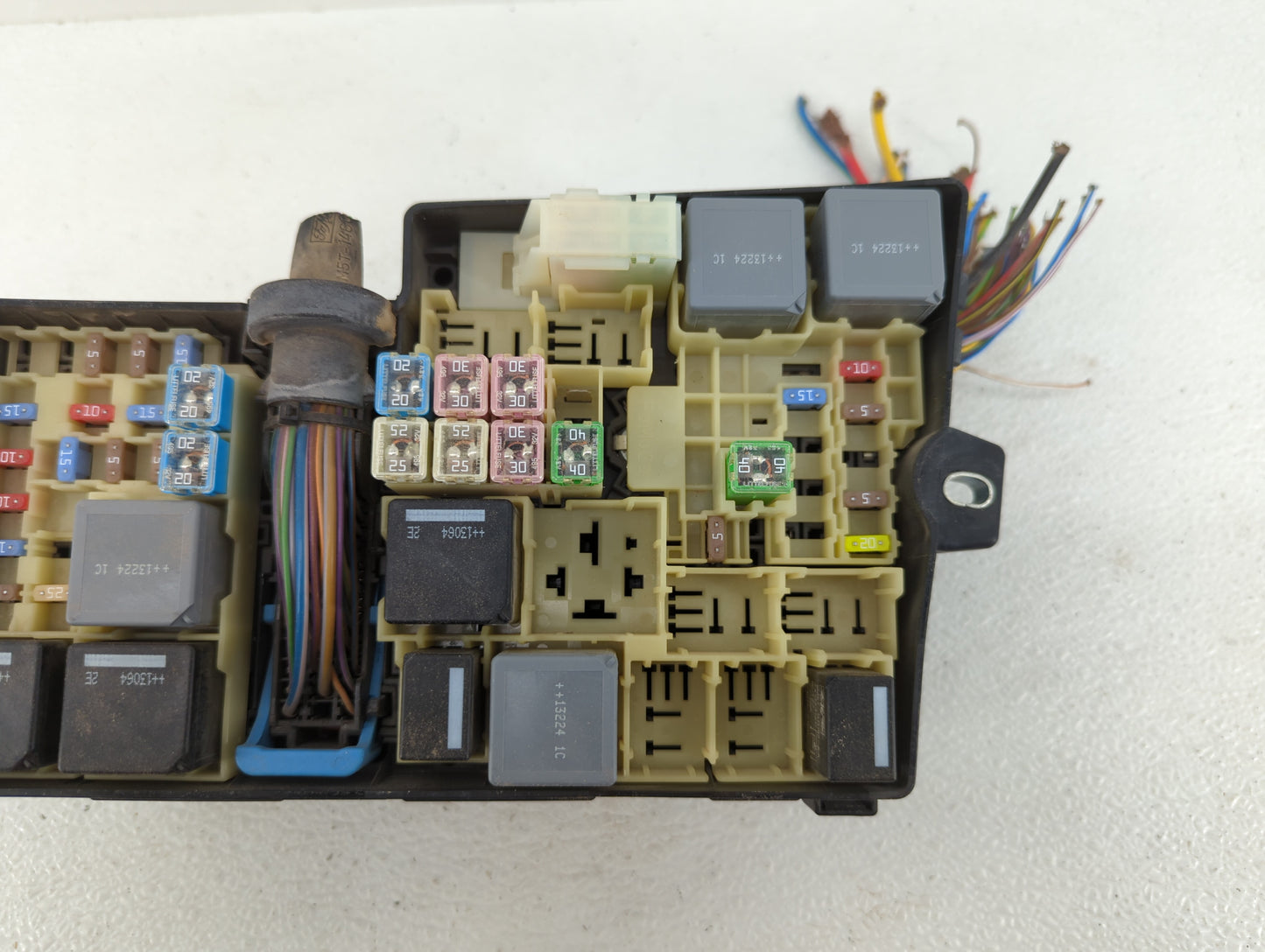 2013 Ford Escape Fusebox Fuse Box Panel Relay Module P/N:AV6T-14A067-AC Fits OEM Used Auto Parts - Oemusedautoparts1.com