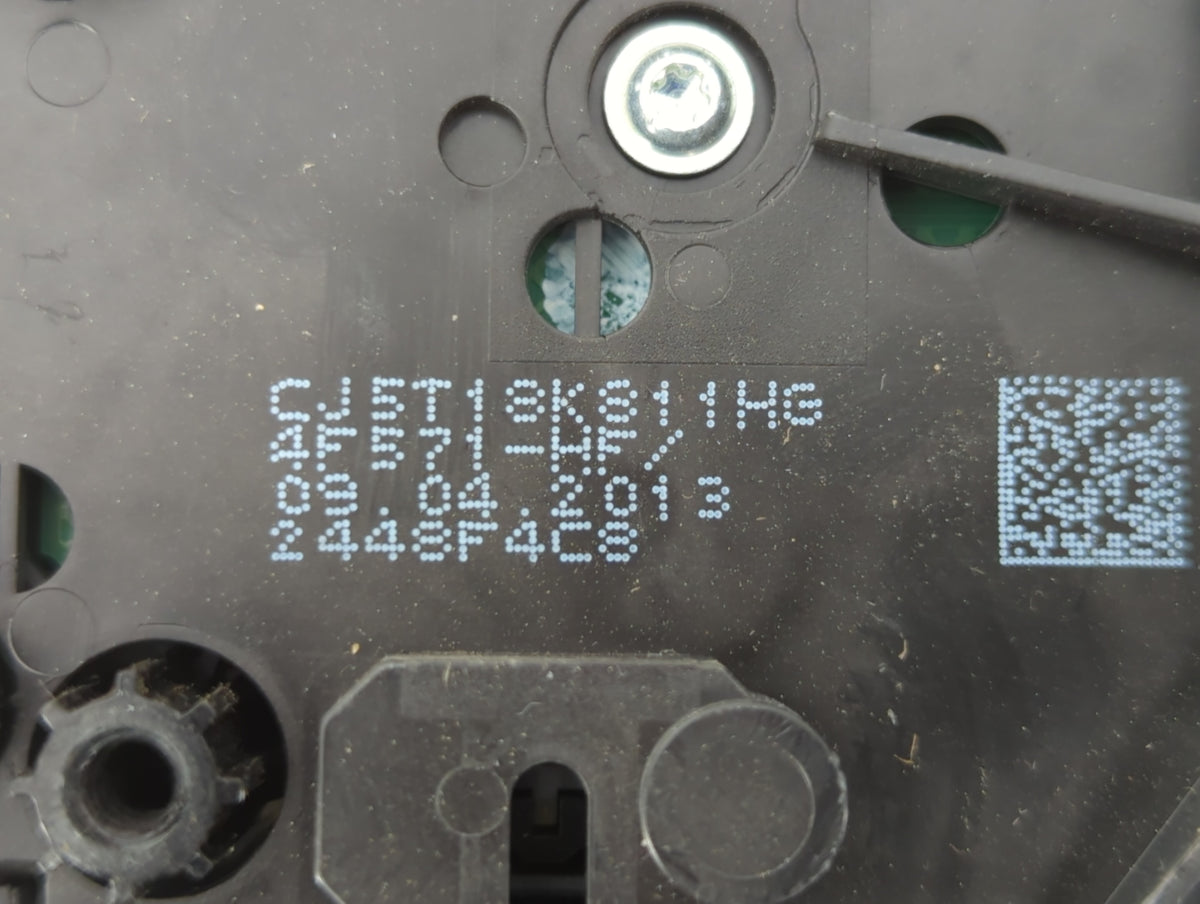 2013-2013 Ford Escape Am Fm Cd Player Radio Receiver 381677 - Oemusedautoparts1.com