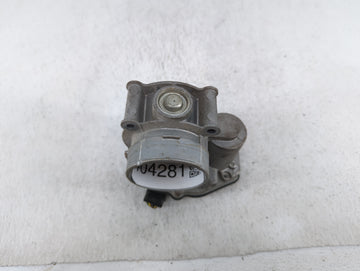2013-2019 Ford Escape Throttle Body P/N:DS7E-9F991-AG DS7E-9F991-AK Fits Fits 2013 2014 2015 2016 2017 2018 2019 2020 OEM Used Auto Parts