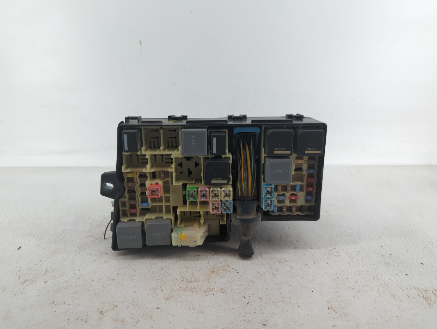 2013-2016 Ford Escape Fusebox Fuse Box Panel Relay Module P/N:AV6T-14A142-AB AV6T-14A067-AD Fits Fits 2013 2014 2015 2016 OE