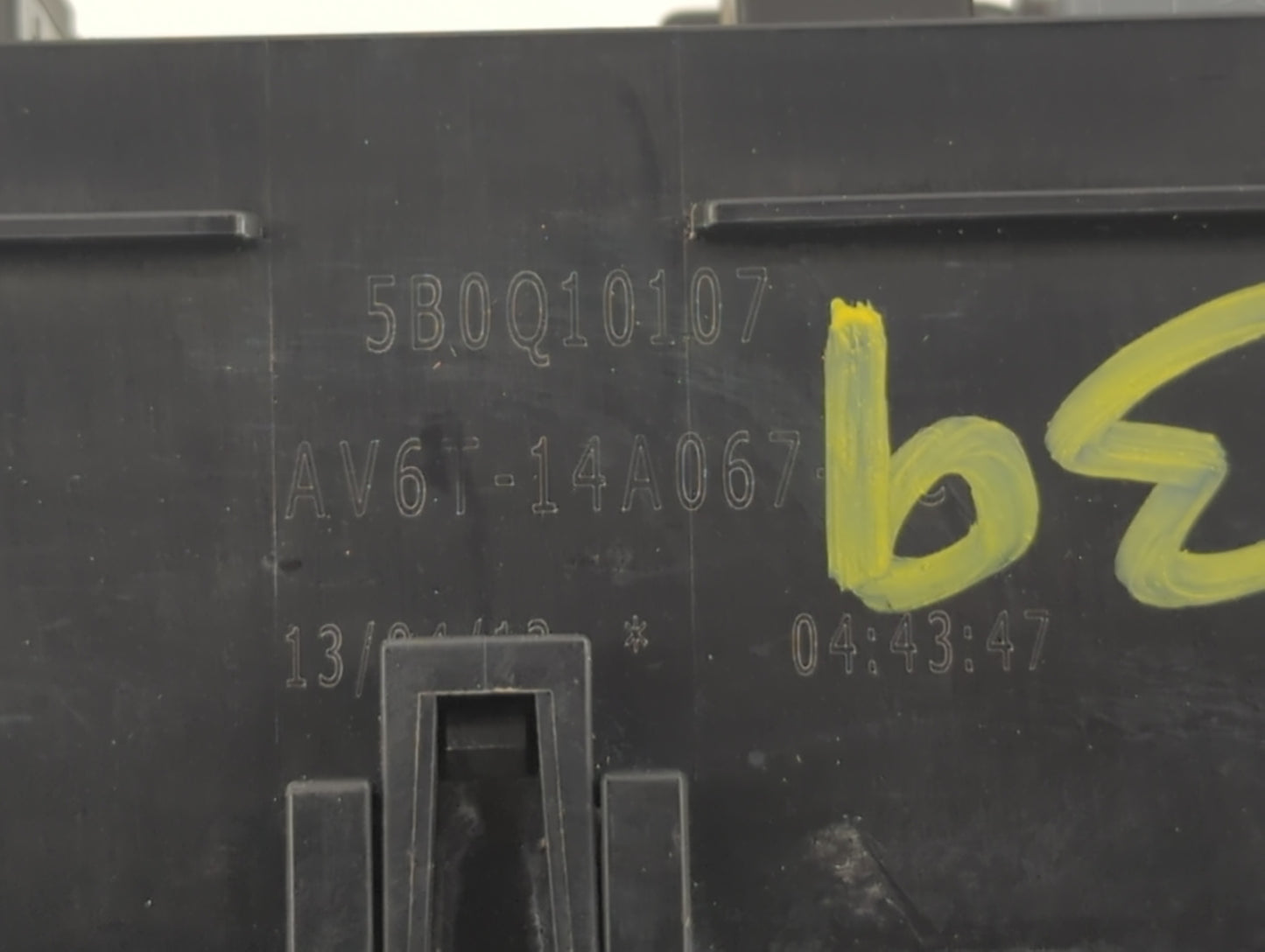 2013-2016 Ford Escape Fusebox Fuse Box Panel Relay Module P/N:AV6T-14A142-AB AV6T-14A067-AD Fits Fits 2013 2014 2015 2016 OE