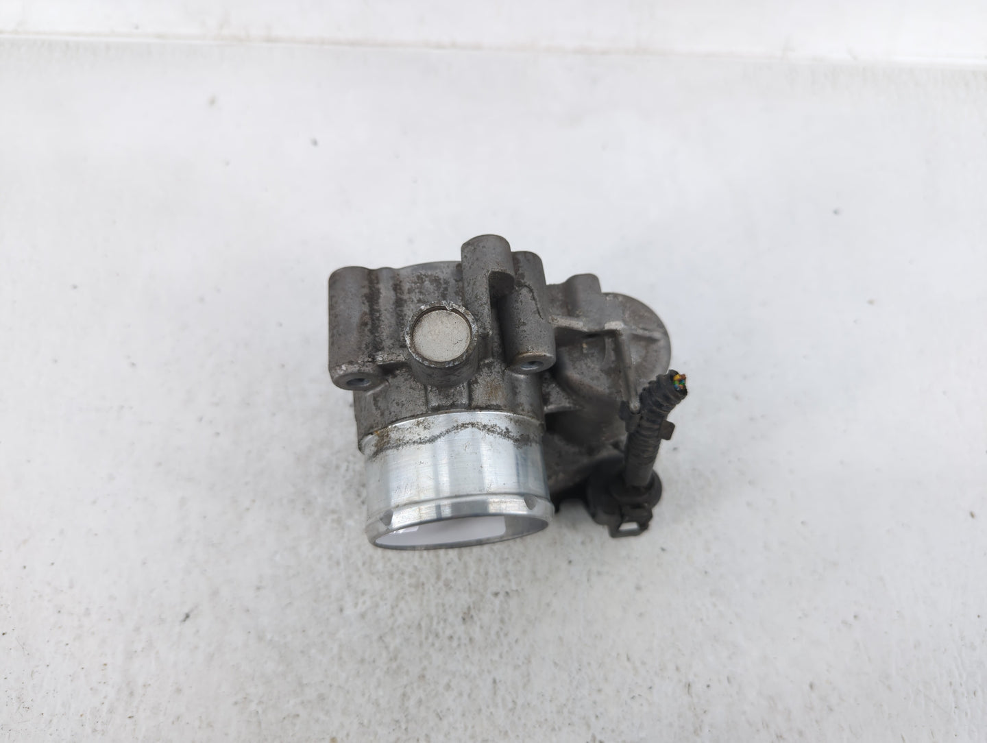 2013-2016 Ford Escape Throttle Body P/N:7S7G-9F991-CA Fits Fits 2013 2014 2015 2016 2017 2018 2019 OEM Used Auto Parts - Oem