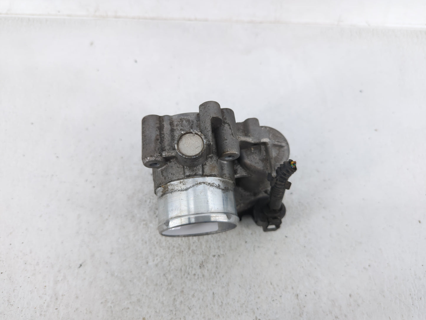2013-2016 Ford Escape Throttle Body P/N:7S7G-9F991-CA Fits Fits 2013 2014 2015 2016 2017 2018 2019 OEM Used Auto Parts - Oem