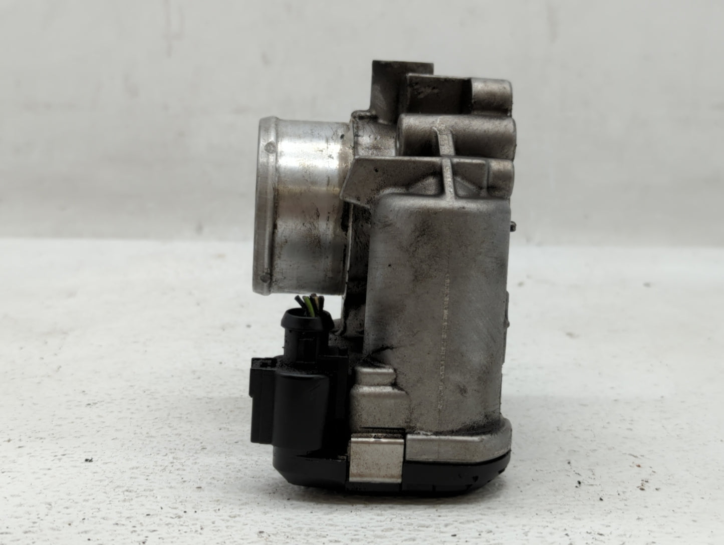 2013-2016 Ford Escape Throttle Body P/N:7S7G-9F991-CA Fits Fits 2013 2014 2015 2016 2017 2018 2019 OEM Used Auto Parts - Oem