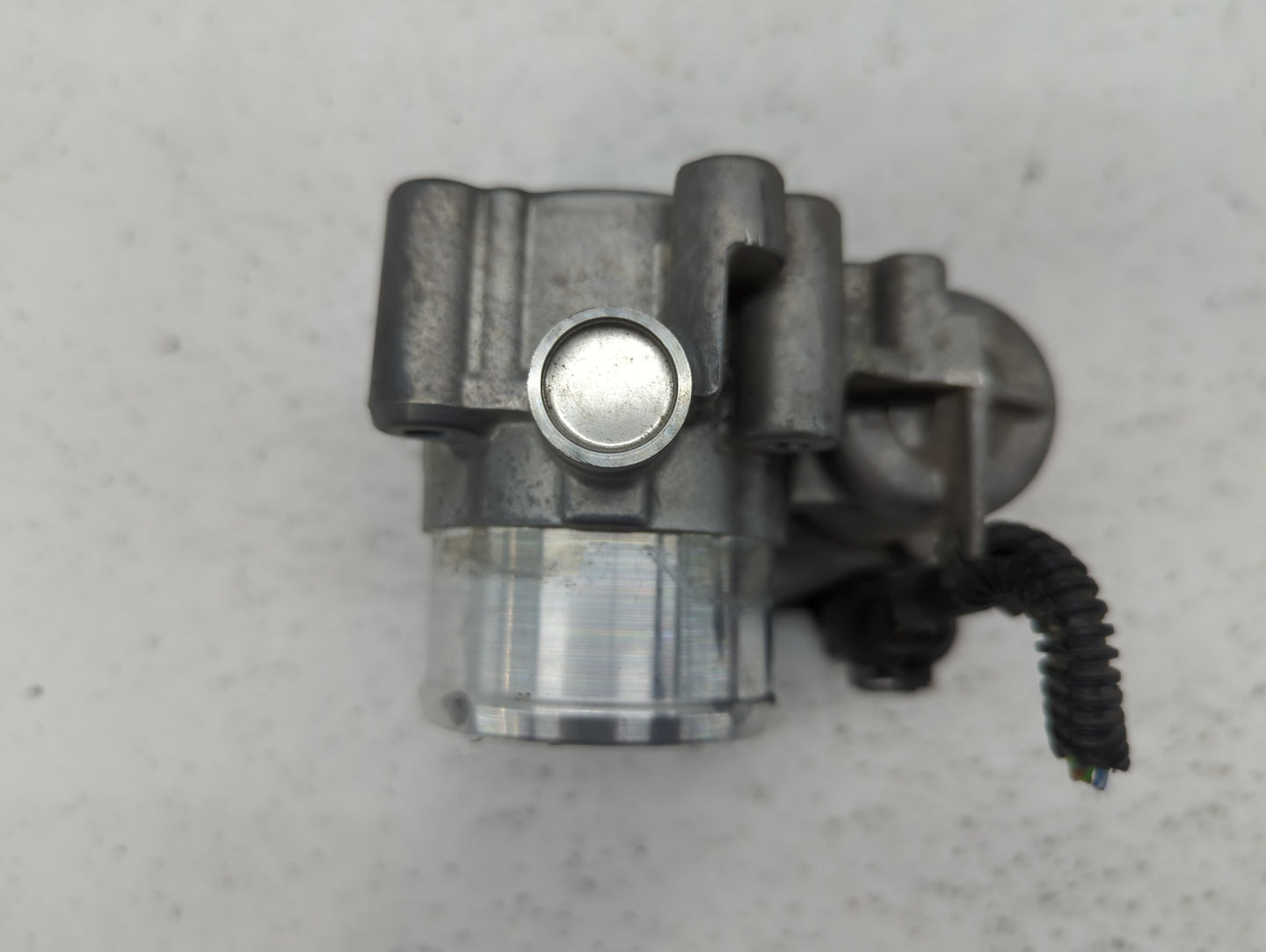2013-2016 Ford Escape Throttle Body P/N:7S7G-9F991-CA Fits Fits 2013 2014 2015 2016 2017 2018 2019 OEM Used Auto Parts - Oem