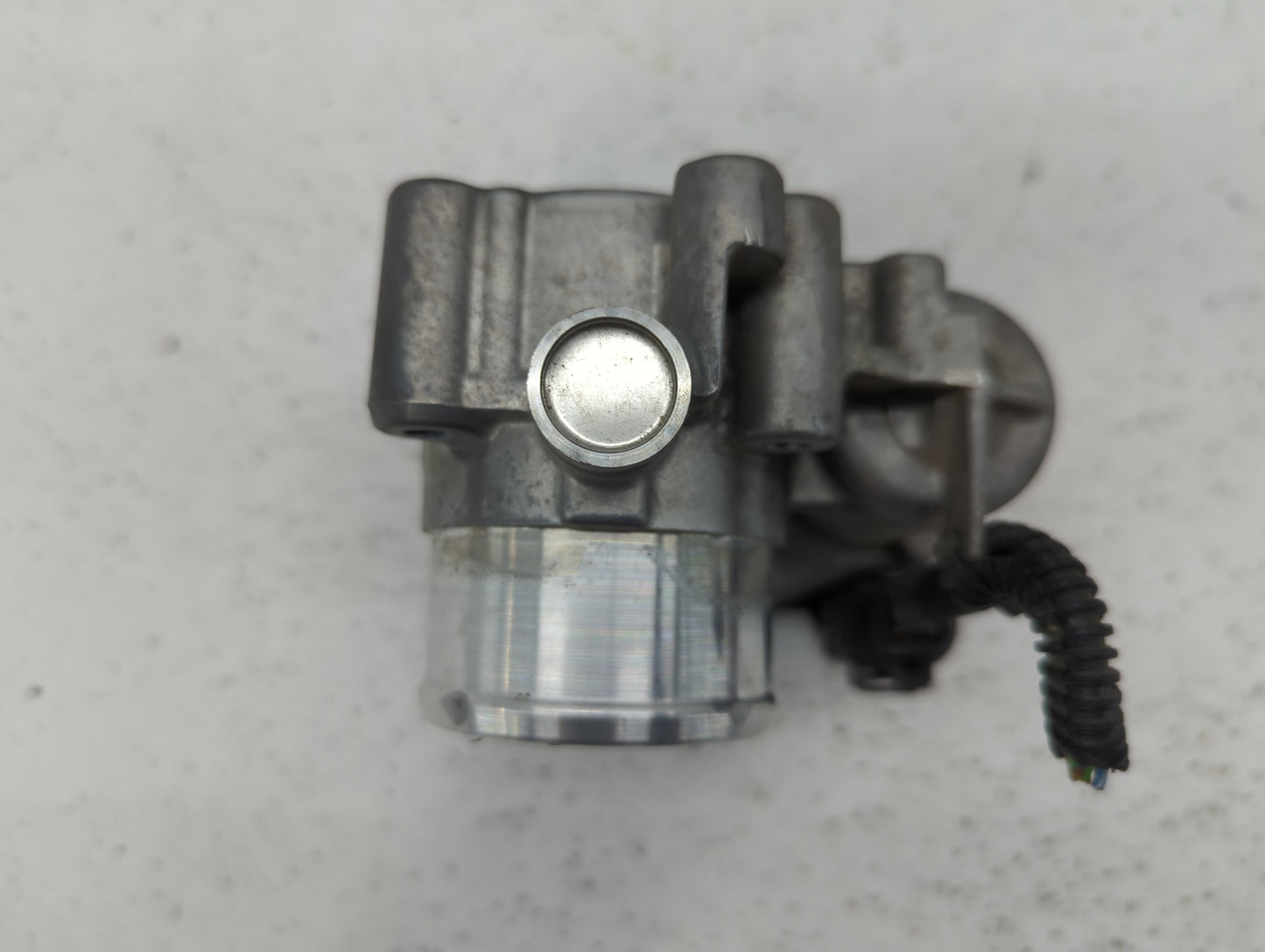 2013-2016 Ford Escape Throttle Body P/N:7S7G-9F991-CA Fits Fits 2013 2014 2015 2016 2017 2018 2019 OEM Used Auto Parts - Oem