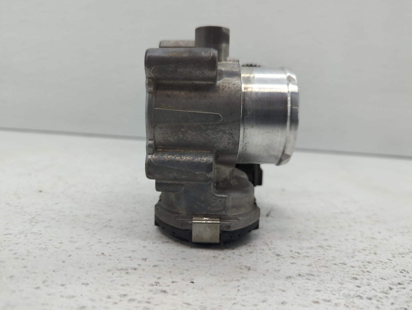 2013-2016 Ford Escape Throttle Body P/N:7S7G-9F991-CA Fits Fits 2013 2014 2015 2016 2017 2018 2019 OEM Used Auto Parts - Oem