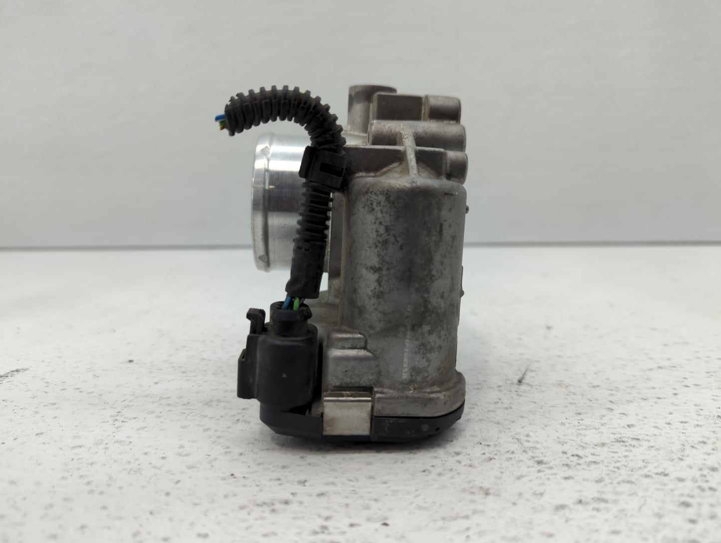 2013-2016 Ford Escape Throttle Body P/N:7S7G-9F991-CA Fits Fits 2013 2014 2015 2016 2017 2018 2019 OEM Used Auto Parts - Oem