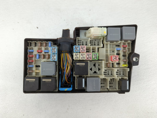 2013-2016 Ford Escape Fusebox Fuse Box Panel Relay Module P/N:AV6T-14A067-AC AV6T-14A067-AB Fits Fits 2013 2014 2015 2016 OEM Used Auto Parts