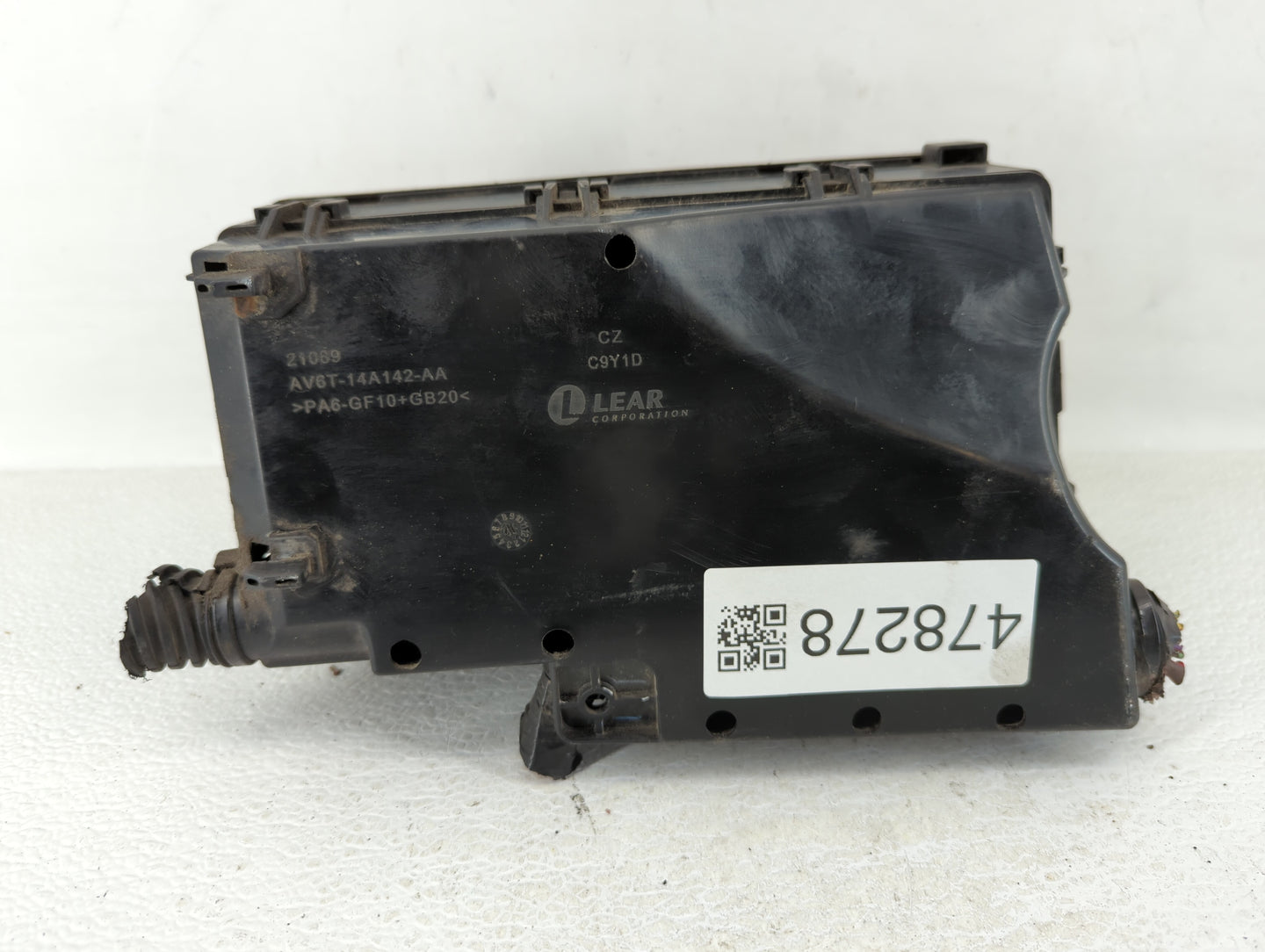 2013-2016 Ford Escape Fusebox Fuse Box Panel Relay Module P/N:AV6T-14A067-AC AV6T-14A067-AB Fits Fits 2013 2014 2015 2016 OE