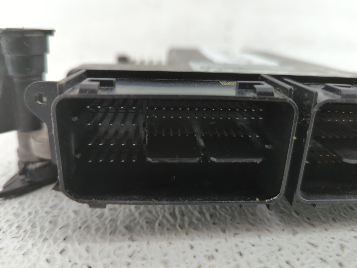 2013 Ford Escape PCM Engine Control Computer ECU ECM PCU OEM P/N:CV6A-12B684-CA DJ5A-12A650-AK, DJ5A-12A650-AAC Fits OEM Use