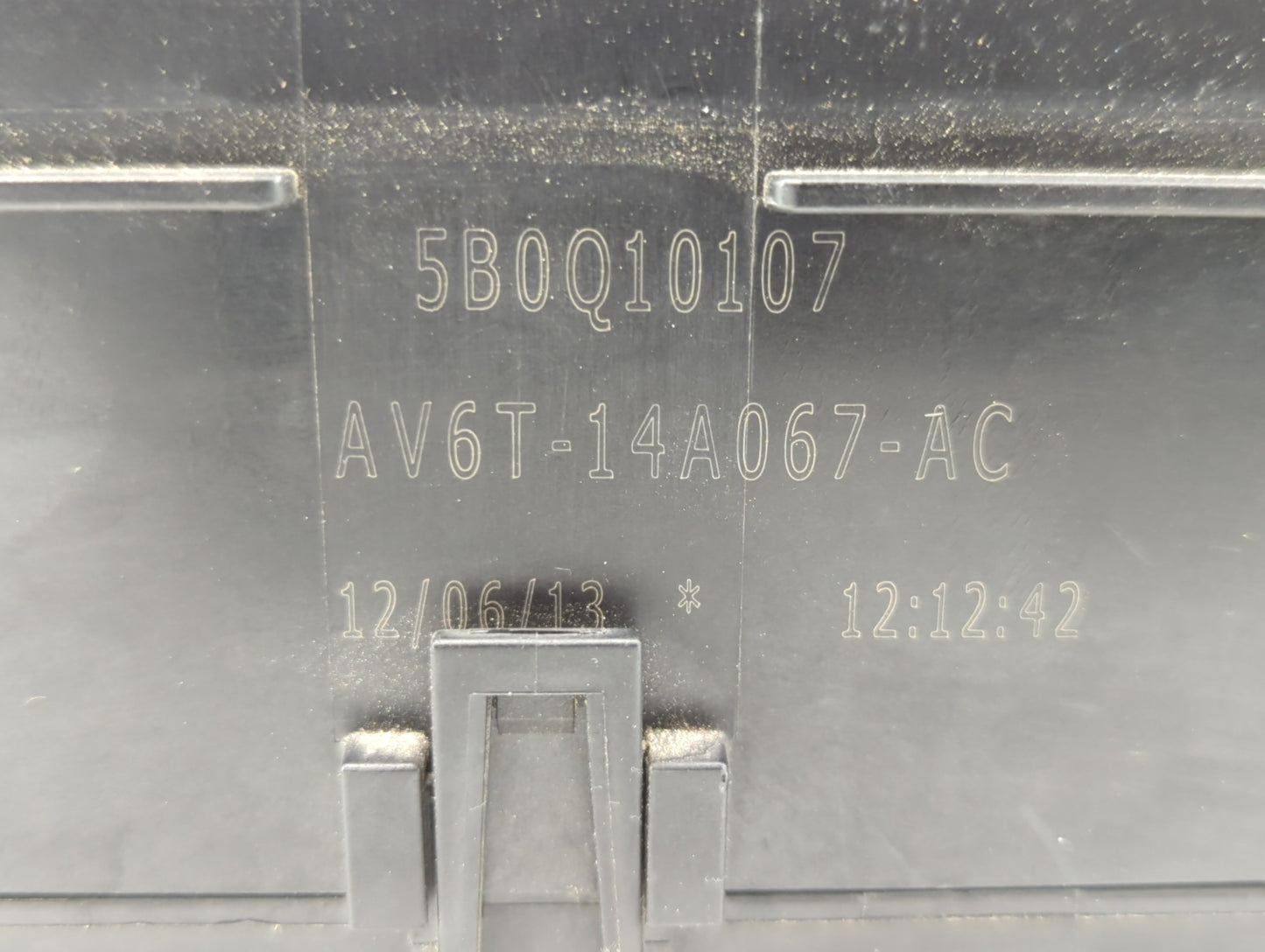 2013 Ford Escape Fusebox Fuse Box Panel Relay Module P/N:AV6T-14A067-AC Fits OEM Used Auto Parts - Oemusedautoparts1.com