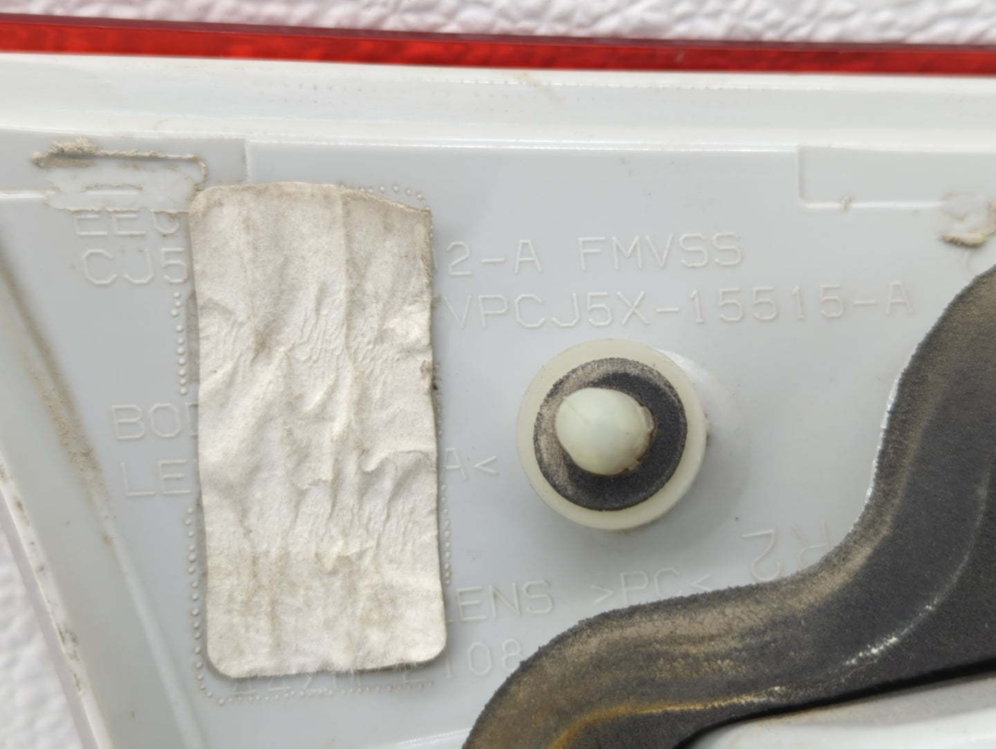 2013-2016 Ford Escape Tail Light Assembly Passenger Right OEM P/N:J5X-15515-A Fits Fits 2013 2014 2015 2016 OEM Used Auto Pa