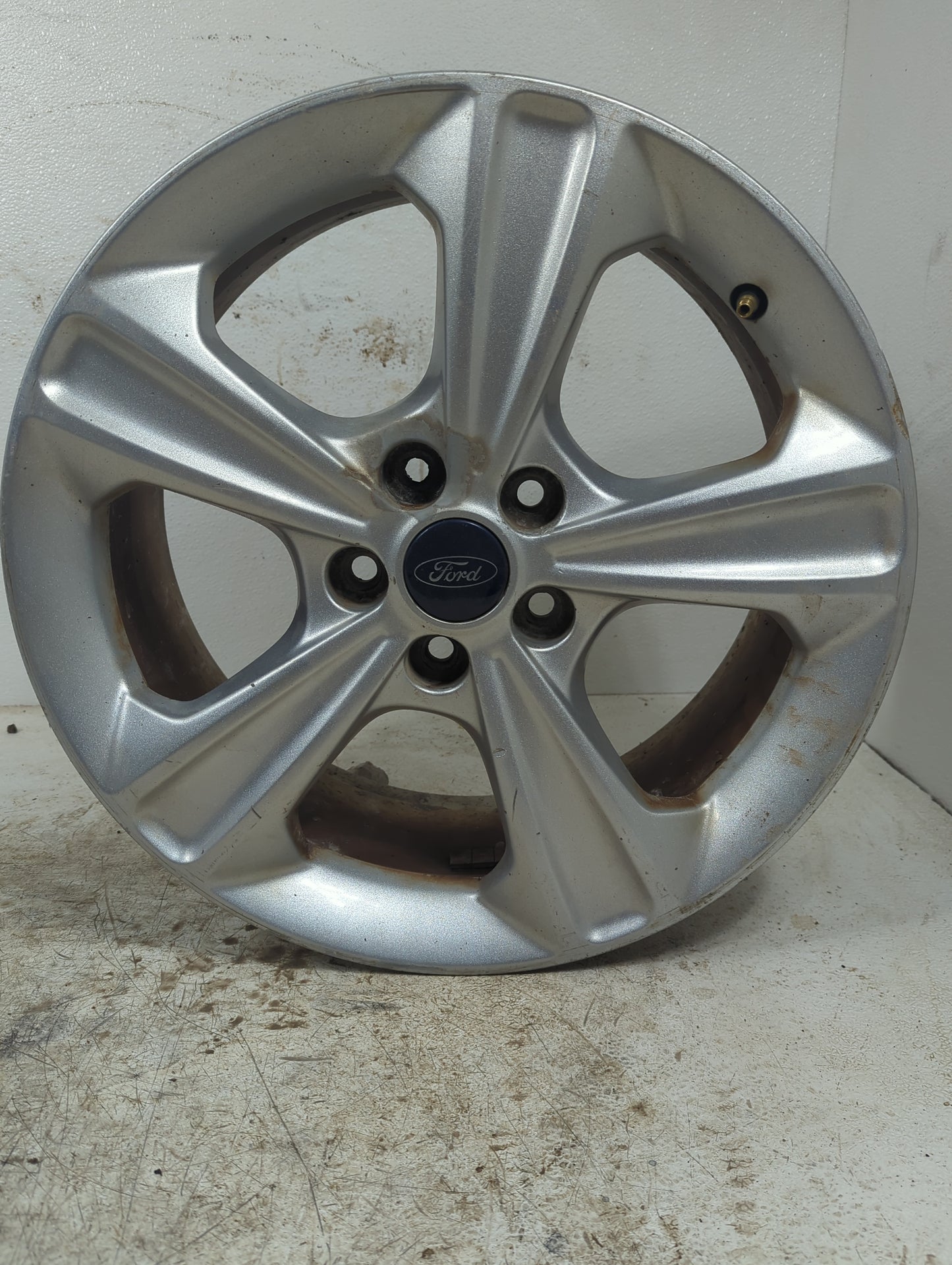 2013-2016 Ford Escape Oem Wheel Rim 5028214 - Oemusedautoparts1.com