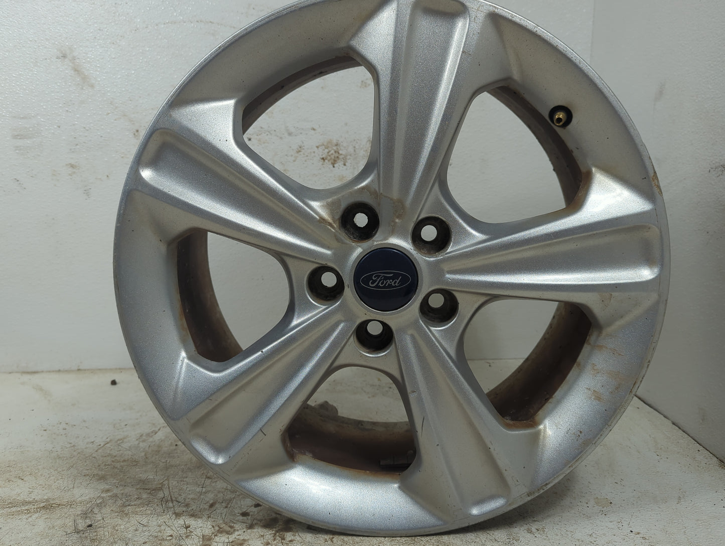 2013-2016 Ford Escape Oem Wheel Rim 5028214 - Oemusedautoparts1.com
