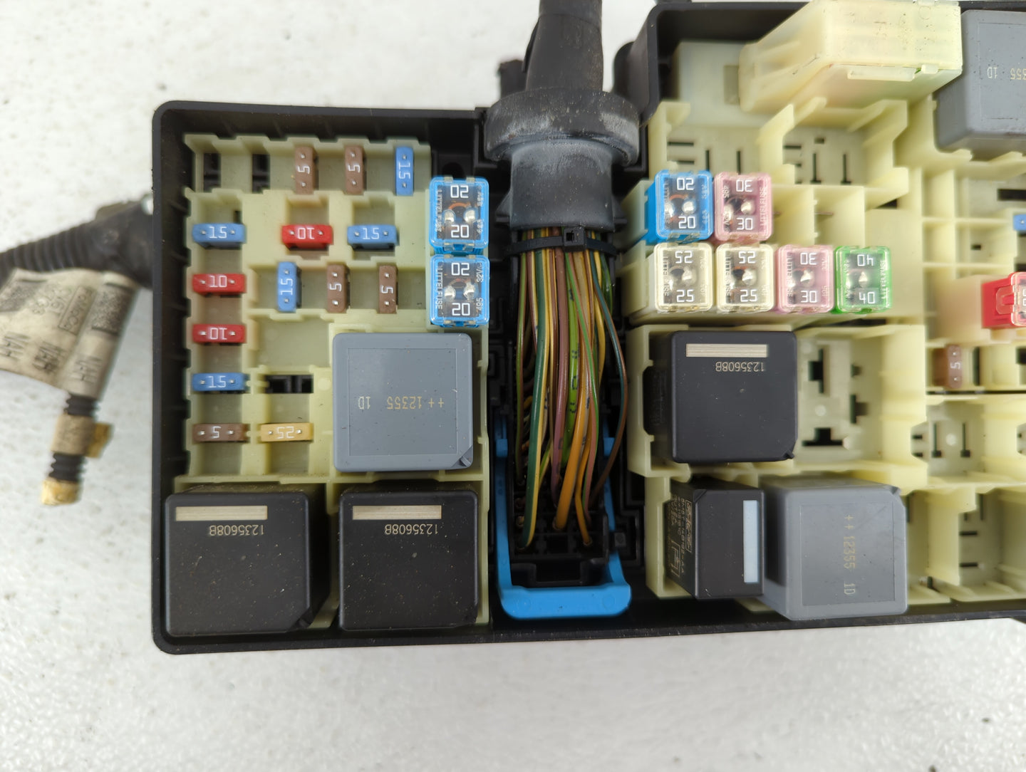 2013-2016 Ford Escape Fusebox Fuse Box Panel Relay Module P/N:CV6T-14K733-R5 AV6T-14A067-AD Fits Fits 2013 2014 2015 2016 OE