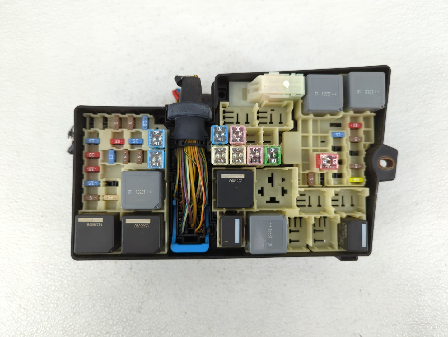 2013 Ford Escape Fusebox Fuse Box Panel Relay Module P/N:AV6T-14A067-AC Fits OEM Used Auto Parts - Oemusedautoparts1.com