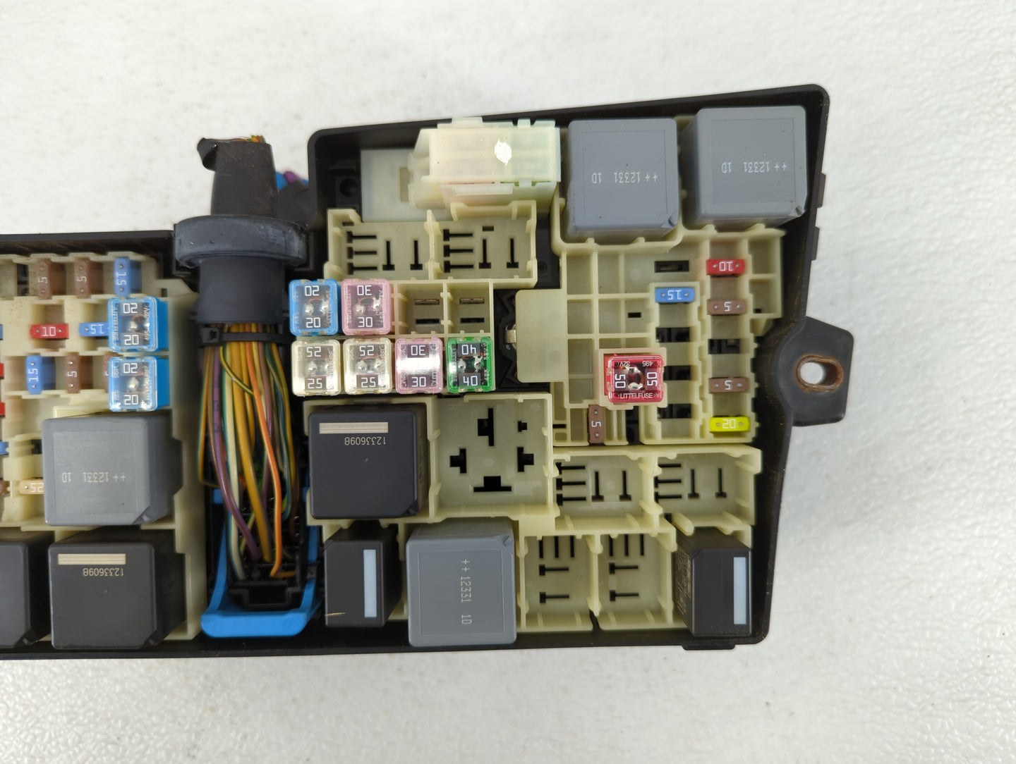 2013 Ford Escape Fusebox Fuse Box Panel Relay Module P/N:AV6T-14A067-AC Fits OEM Used Auto Parts - Oemusedautoparts1.com