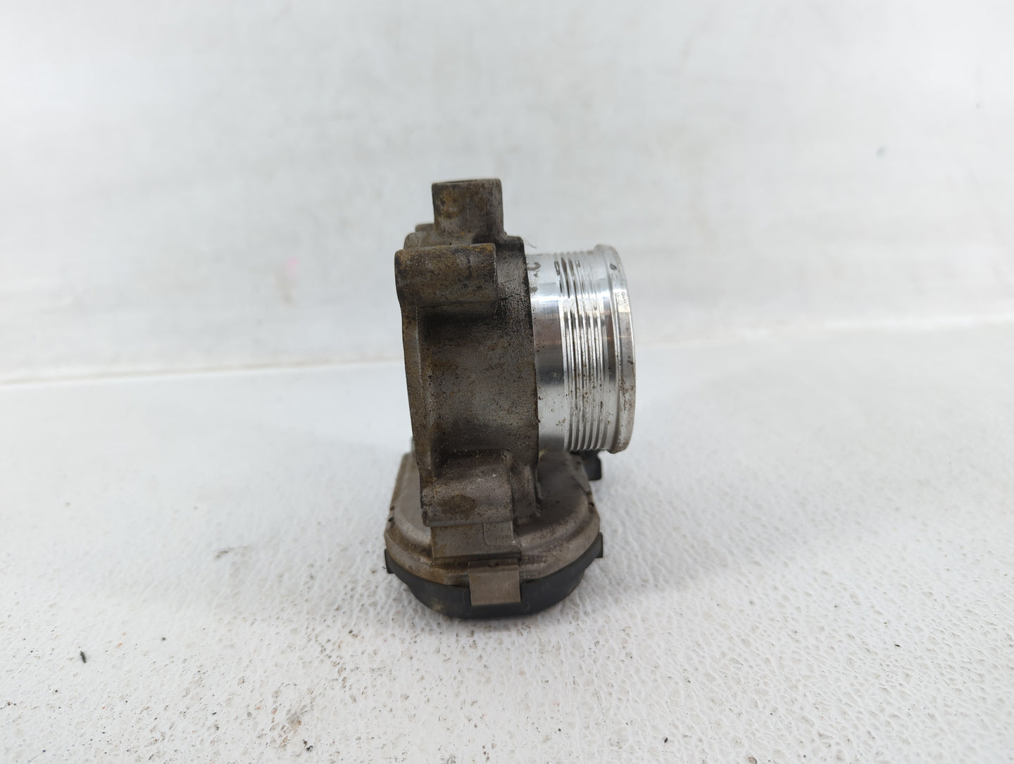 2013-2016 Ford Escape Throttle Body P/N:CM5E-9F991-AD Fits Fits 2012 2013 2014 2015 2016 2017 OEM Used Auto Parts - Oemuseda