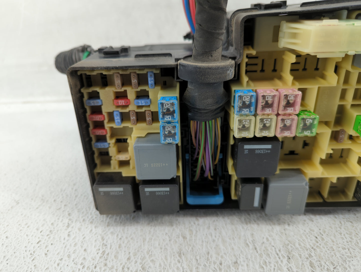2013-2016 Ford Escape Fusebox Fuse Box Panel Relay Module P/N:AV6T-14A067-AC Fits Fits 2013 2014 2015 2016 OEM Used Auto Par