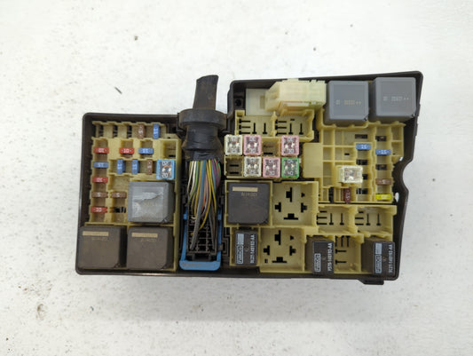 2013-2016 Ford Escape Fusebox Fuse Box Panel Relay Module P/N:AV6T-14A142-AB AV6T-14A067-AC Fits Fits 2013 2014 2015 2016 OEM Used Auto Parts