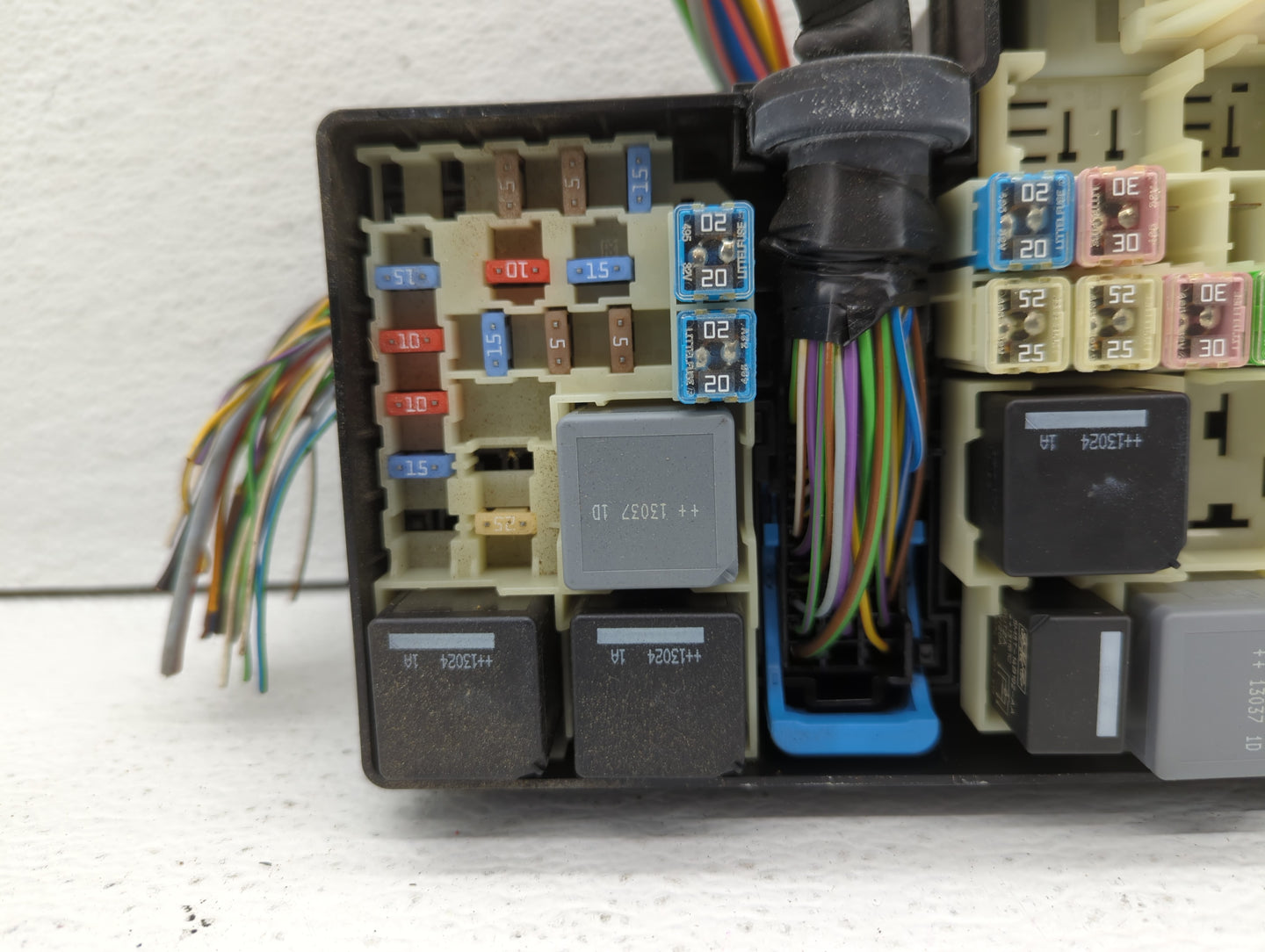 2013-2016 Ford Escape Fusebox Fuse Box Panel Relay Module P/N:AV6T-14A142-AB AV6T-14A067-AC Fits Fits 2013 2014 2015 2016 OE