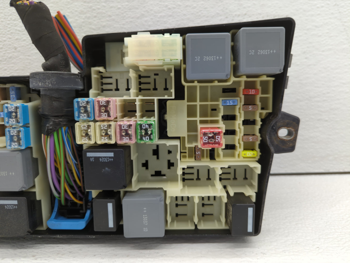 2013-2016 Ford Escape Fusebox Fuse Box Panel Relay Module P/N:AV6T-14A142-AB AV6T-14A067-AC Fits Fits 2013 2014 2015 2016 OE