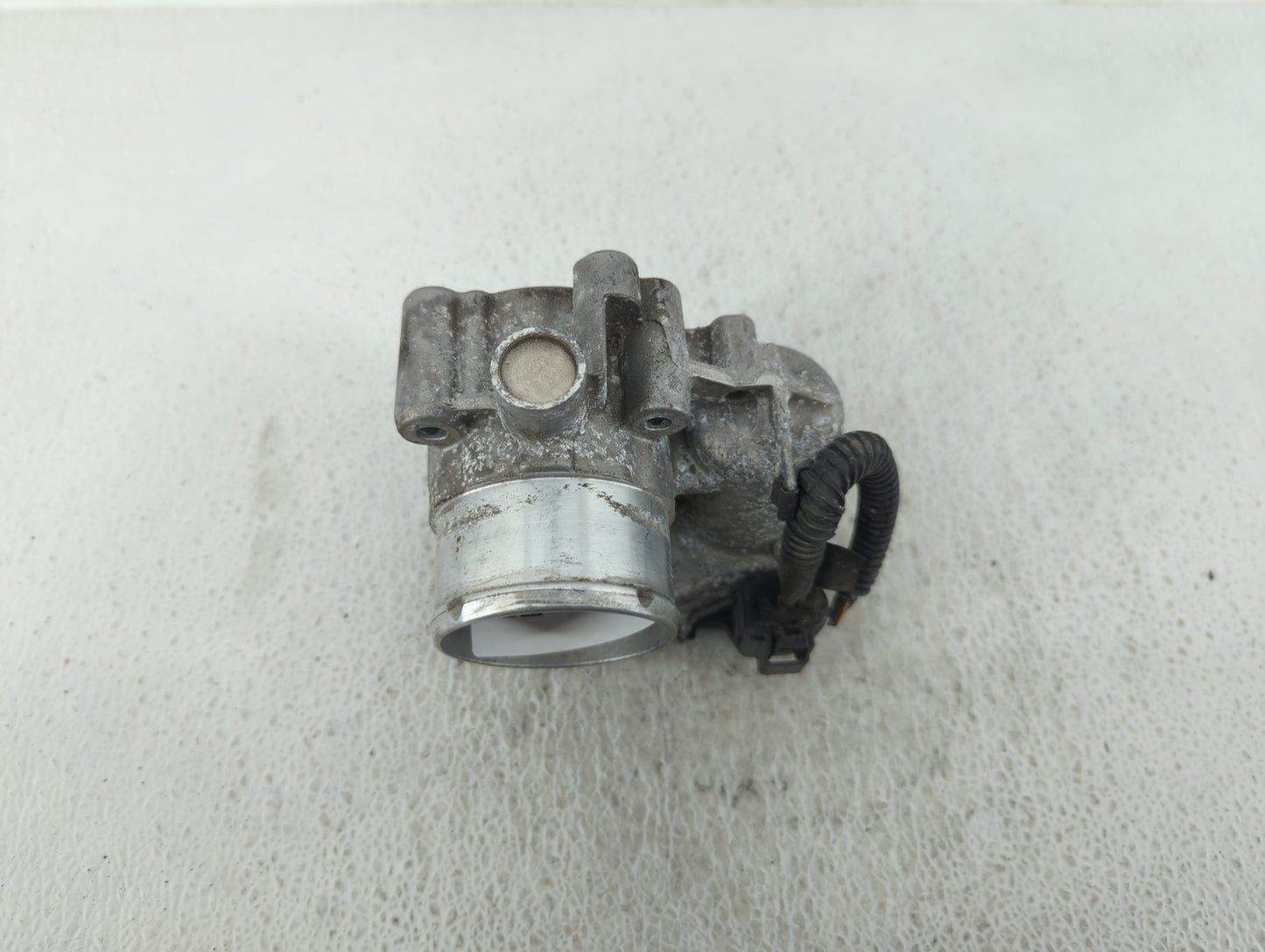 2013-2016 Ford Escape Throttle Body P/N:7S7G-9F991-CA Fits Fits 2013 2014 2015 2016 2017 2018 2019 OEM Used Auto Parts - Oem