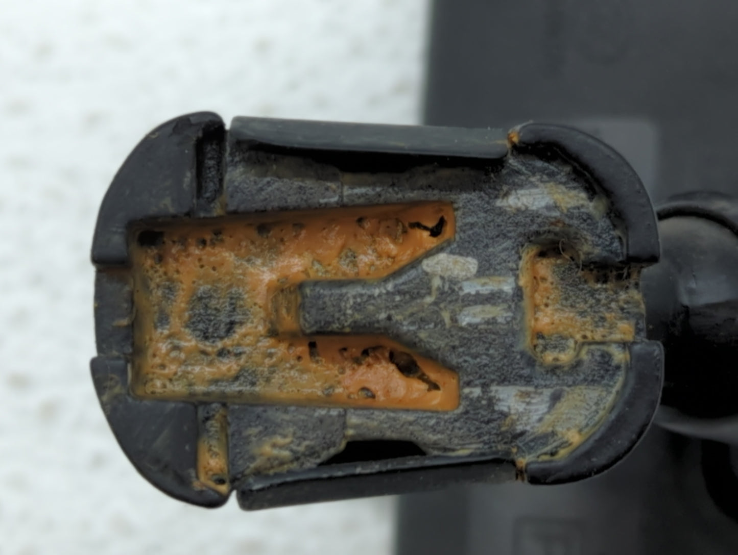 2001-2016 Ford Escape Interior Rear View Mirror Replacement OEM P/N:E8011681 Fits OEM Used Auto Parts - Oemusedautoparts1.co