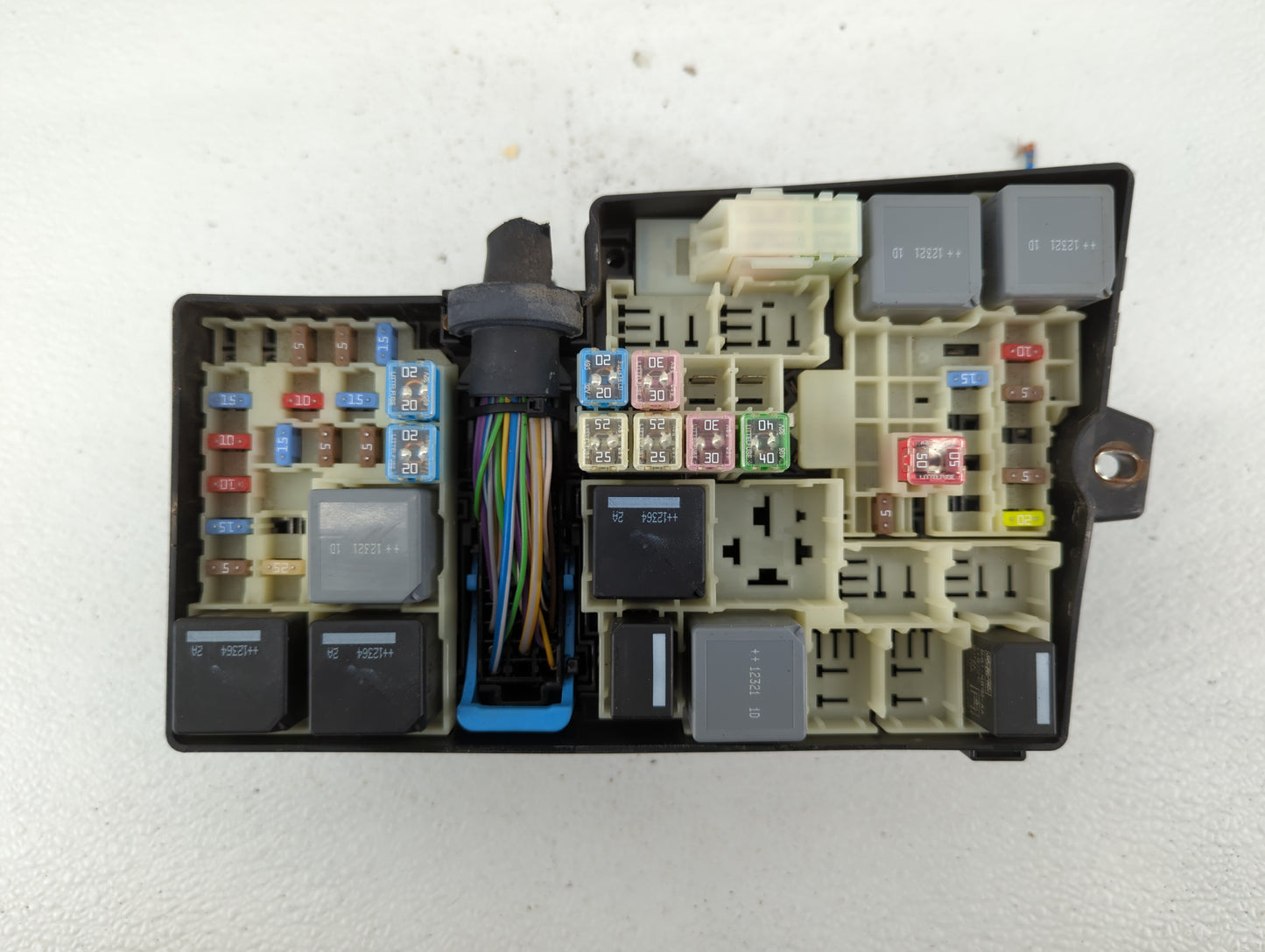 2013-2016 Ford Escape Fusebox Fuse Box Panel Relay Module P/N:AV6T-14A067-AC Fits Fits 2013 2014 2015 2016 OEM Used Auto Par