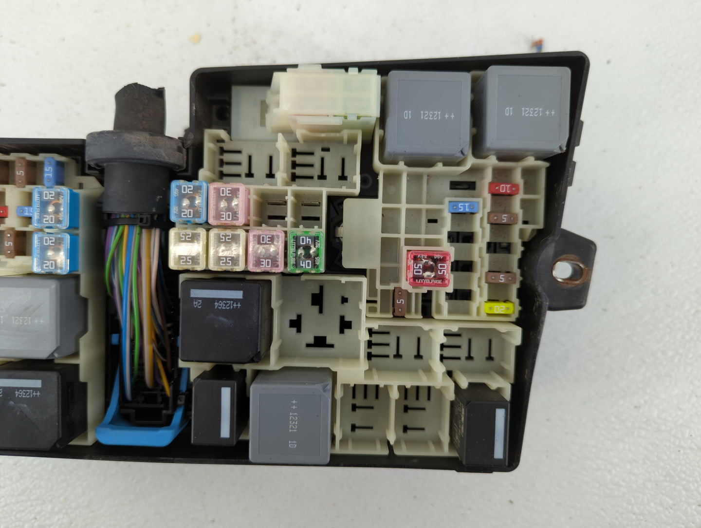 2013-2016 Ford Escape Fusebox Fuse Box Panel Relay Module P/N:AV6T-14A067-AC Fits Fits 2013 2014 2015 2016 OEM Used Auto Par