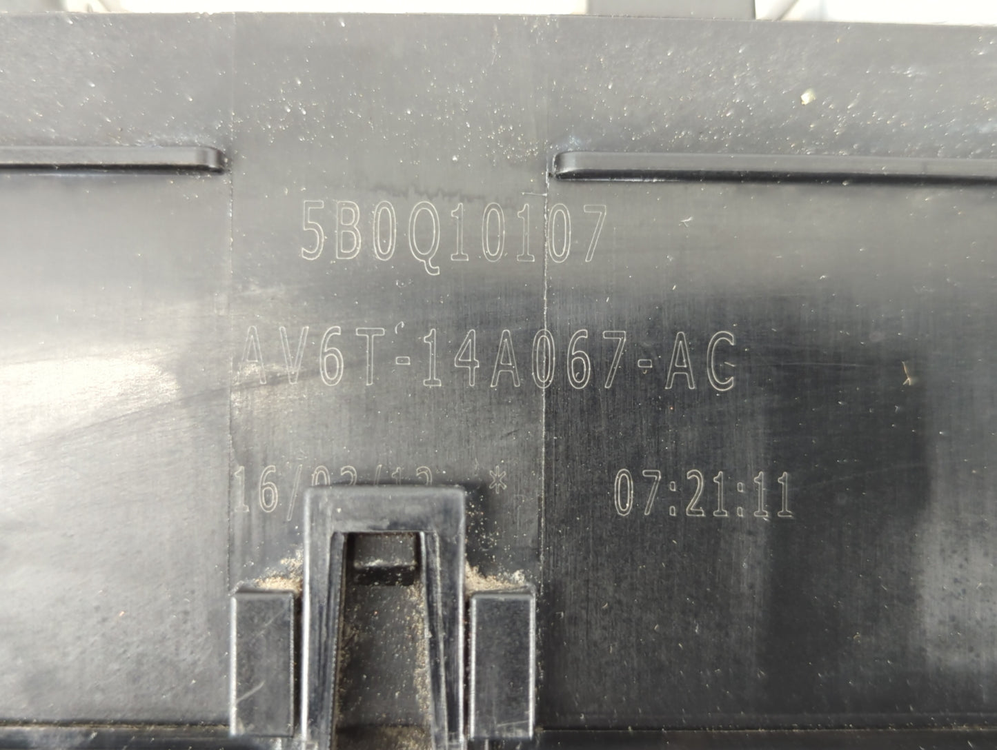 2013-2016 Ford Escape Fusebox Fuse Box Panel Relay Module P/N:AV6T-14A067-AC Fits Fits 2013 2014 2015 2016 OEM Used Auto Par