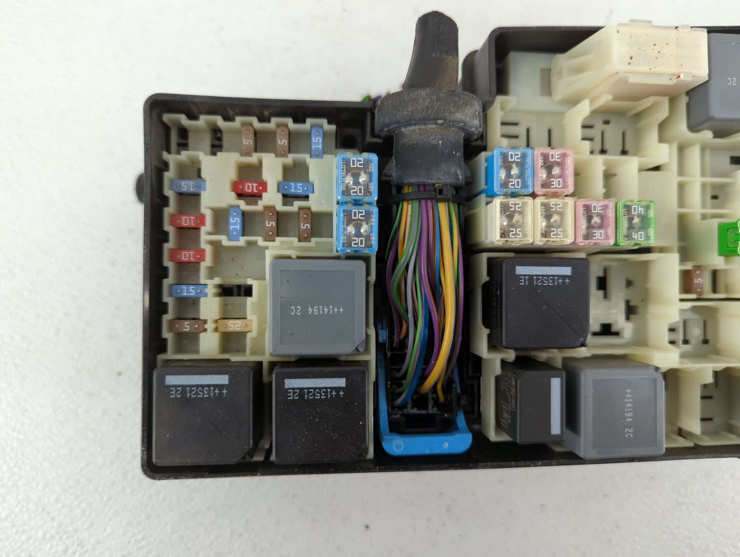 2013-2016 Ford Escape Fusebox Fuse Box Panel Relay Module P/N:AV6T-14A142-AB AV6T-14A067-AC Fits Fits 2013 2014 2015 2016 OE